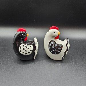 Chicken Salt & Pepper Shakers – Market Square – NIB